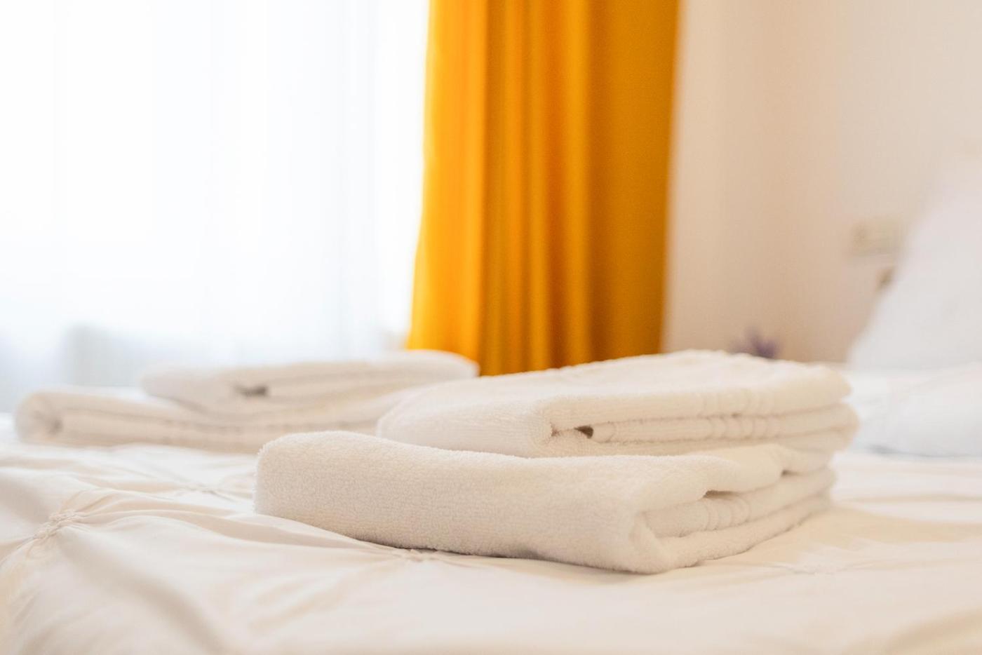 Old Town By Mm Host Apartment Brasov Luaran gambar