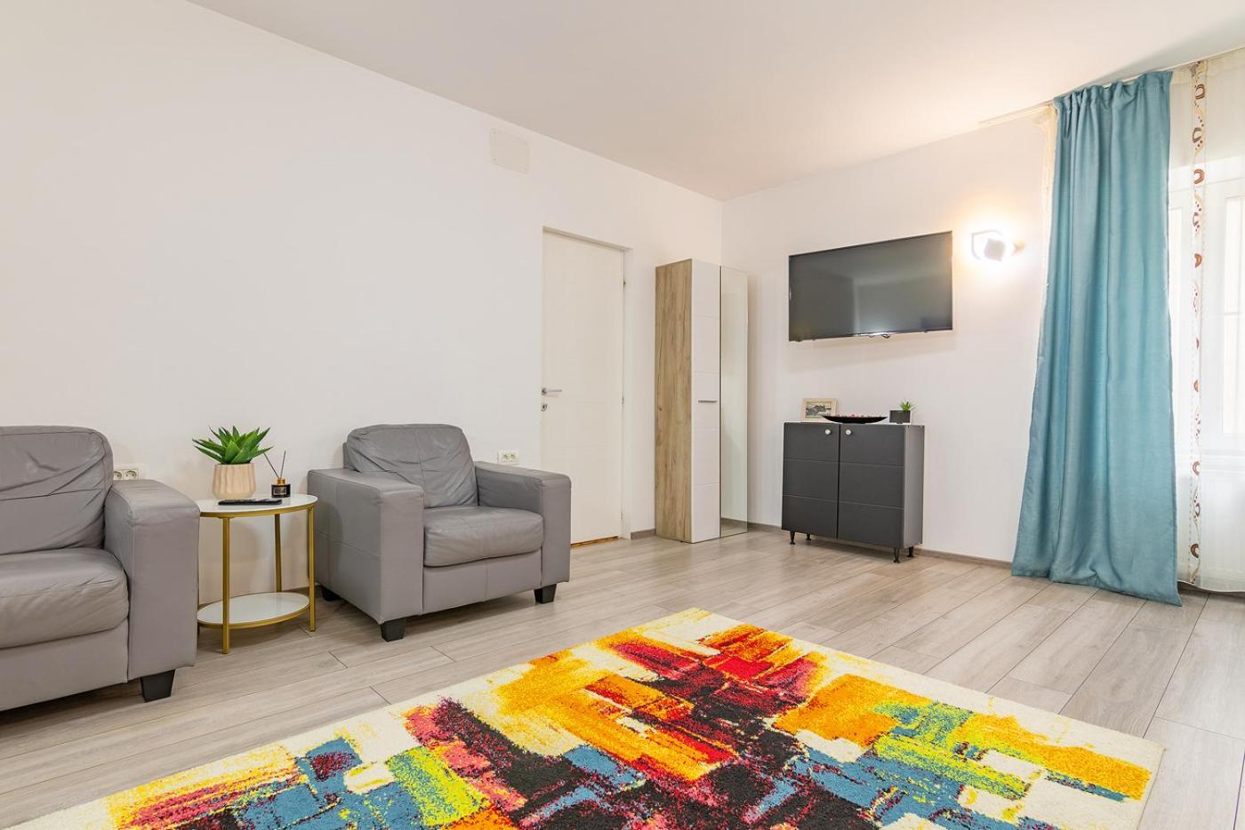 Old Town By Mm Host Apartment Brasov Luaran gambar