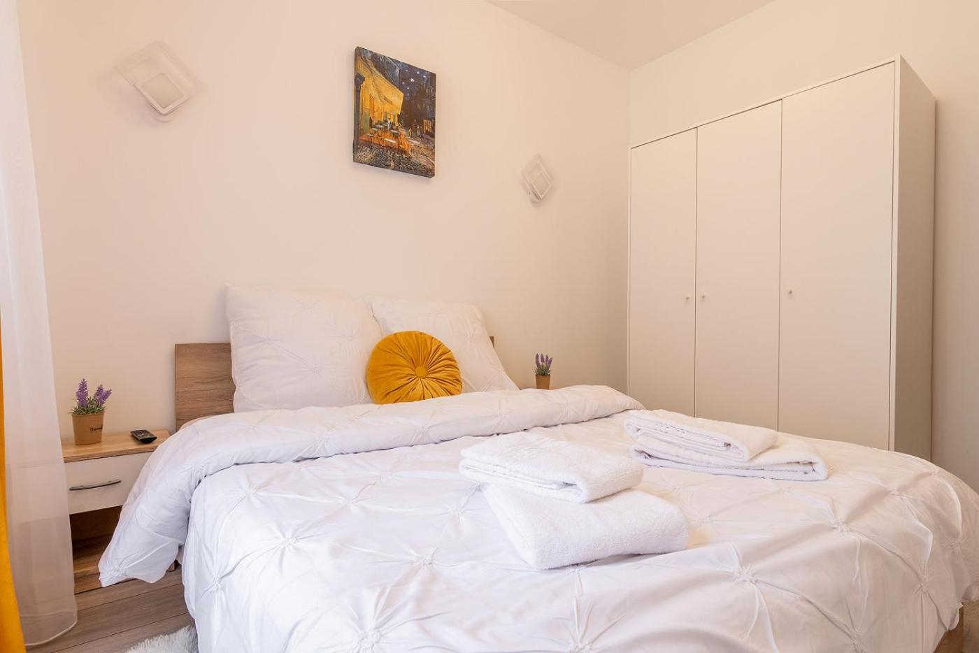 Old Town By Mm Host Apartment Brasov Luaran gambar