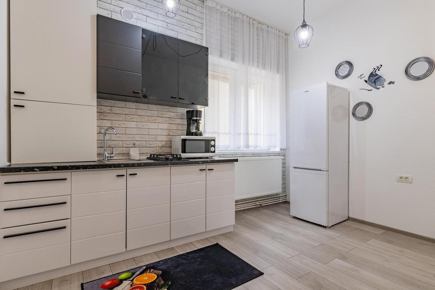 Old Town By Mm Host Apartment Brasov Luaran gambar