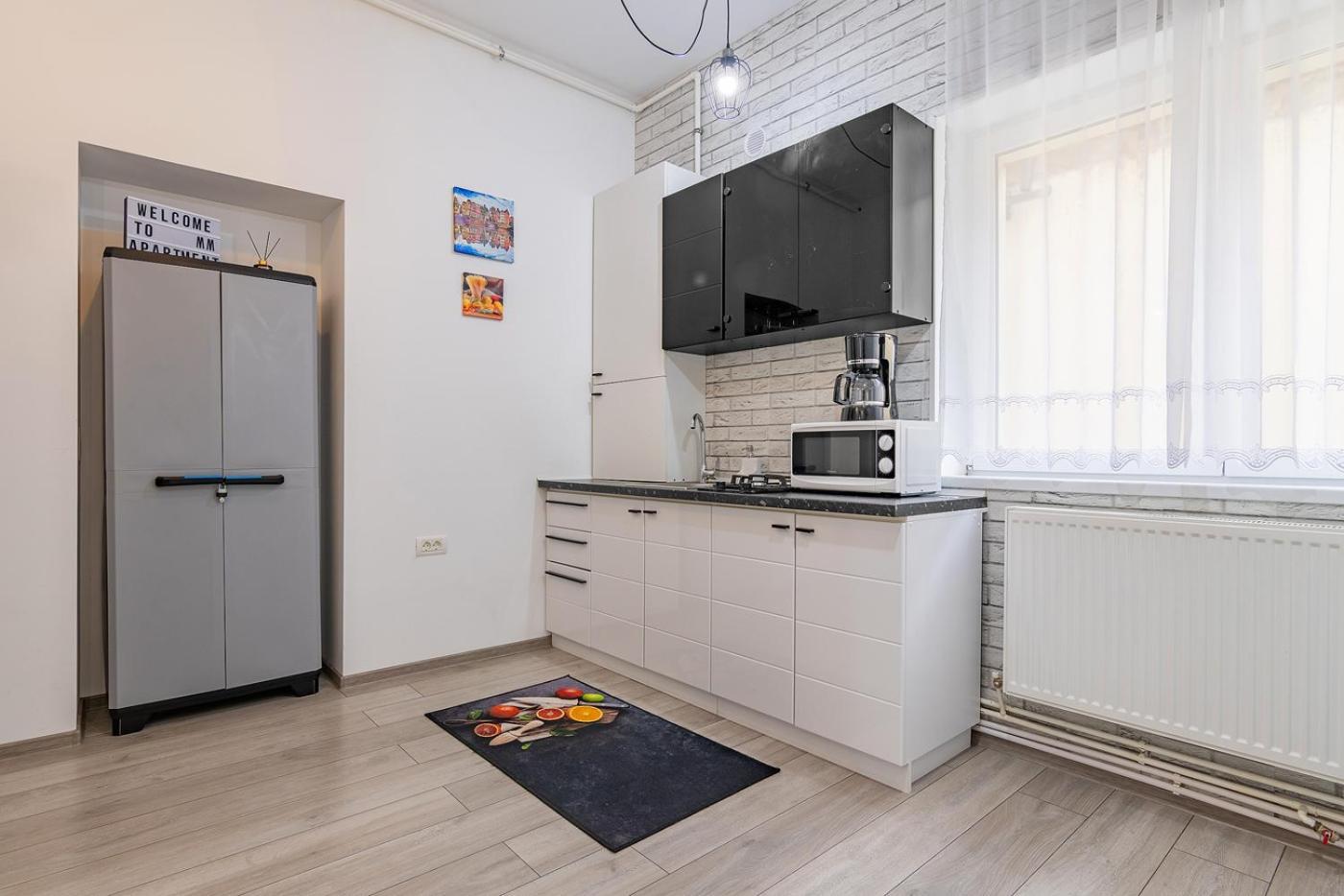 Old Town By Mm Host Apartment Brasov Luaran gambar